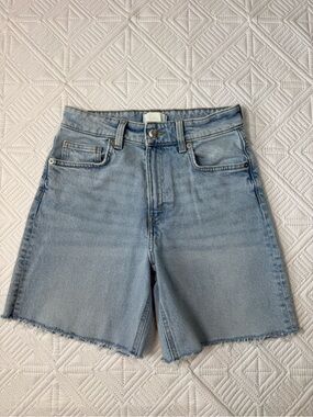 H&M Light Wash Denim Cutoff Raw Hem Shorts Size 4